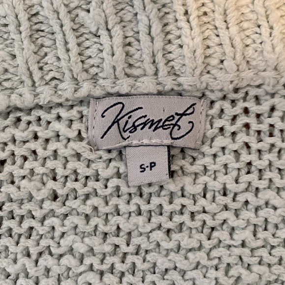 Kismet seafoam green crochet scoop neck sweater w/ princess fringe& Shirtail. S - Picture 7 of 8